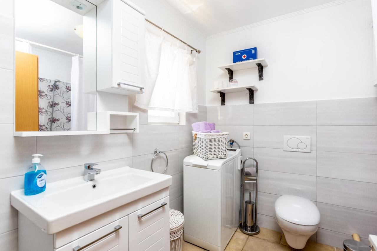 Lilo Lavender Apartment Loborika Екстериор снимка