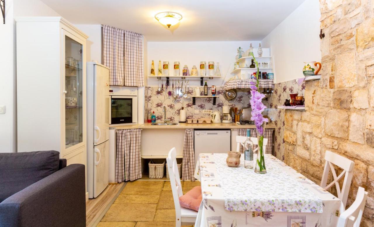 Lilo Lavender Apartment Loborika Екстериор снимка